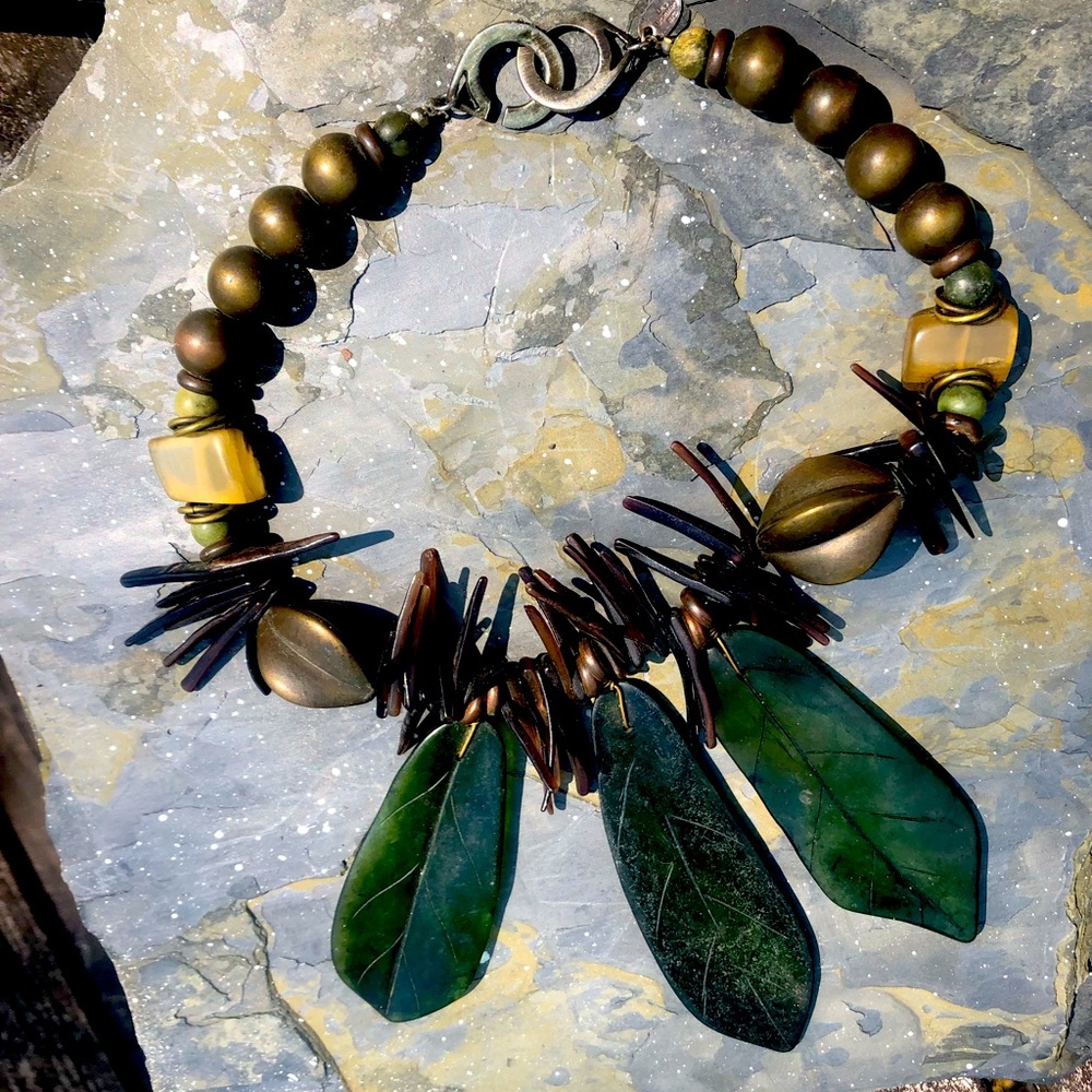 Rare vintage Les Bernard lucite necklace